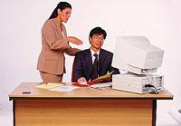 Bàn làm việc nói gì về bạn?