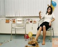 Cẩn thận với những hành động ngoài giờ làm việc