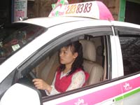 Những bóng hồng sau tay lái