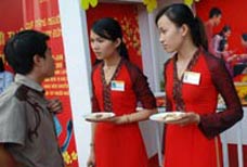 Sôi động việc làm thời vụ Tết