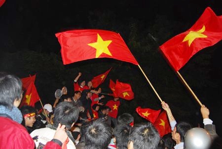 Công sở đìu hiu sau đêm Noel cuồng nhiệt